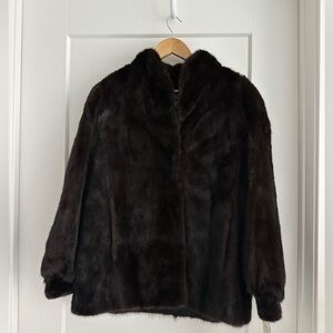 Brand new vintage fur coat - size US 4